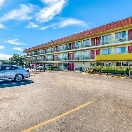 Oyo Hotel Houston Southwest I-69 Екстер'єр фото